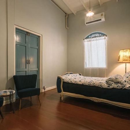 Lhong Yaowarat Hostel Bangkok Bagian luar foto