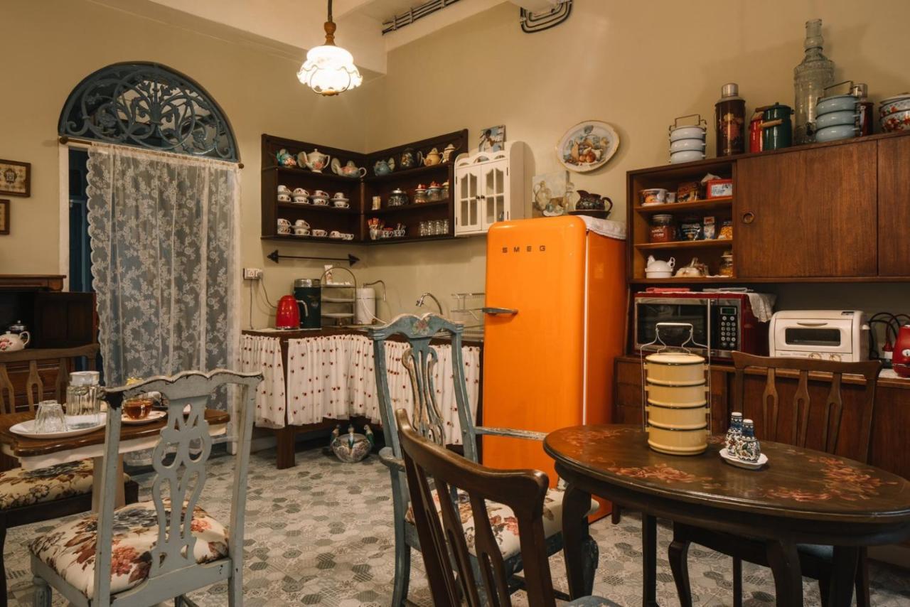 Lhong Yaowarat Hostel Bangkok Bagian luar foto